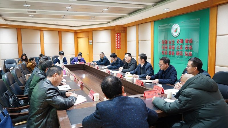 叉车证与挖掘机证：两者差异与选择指南